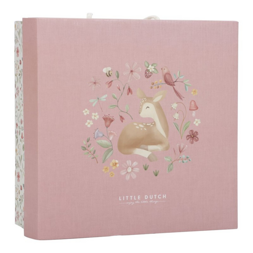 Caja rosa decorada con ilustraciones de flores, ciervo y pájaros de la marca Little Dutch