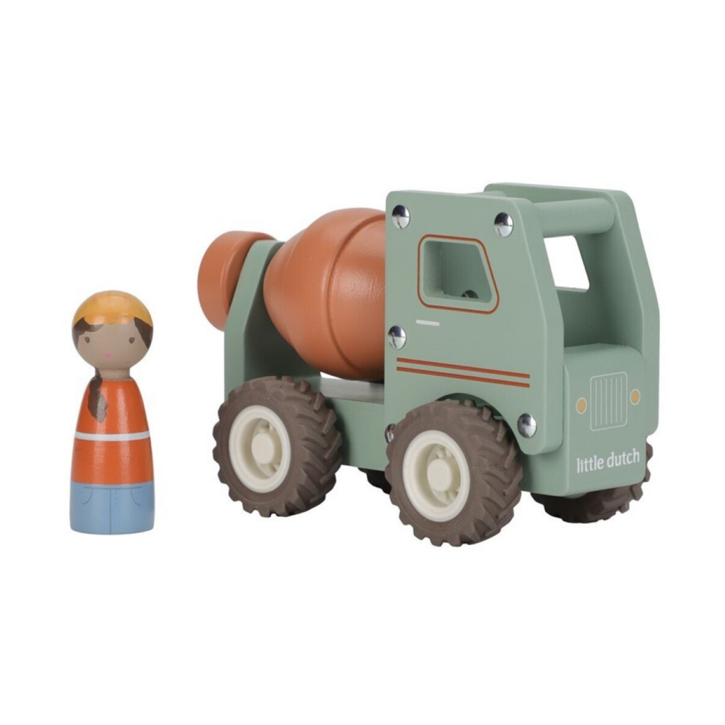Camión hormigonera de madera color verde con figura de obrero de juguete Little Dutch sobre fondo blanco.