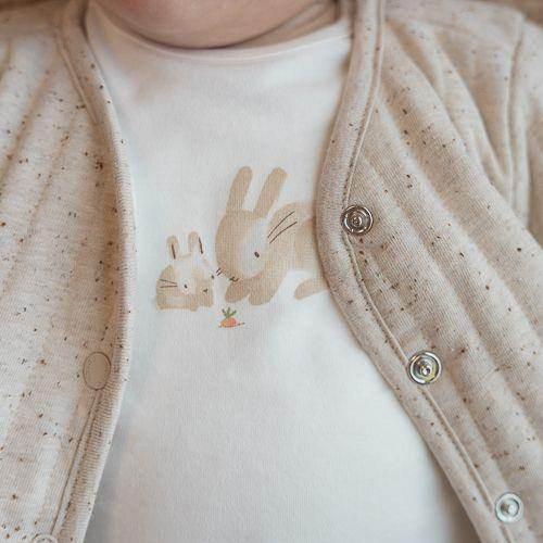 Veste bébé réversible beige à boutons et texture chinée, design doux et douillet par Little Dutch