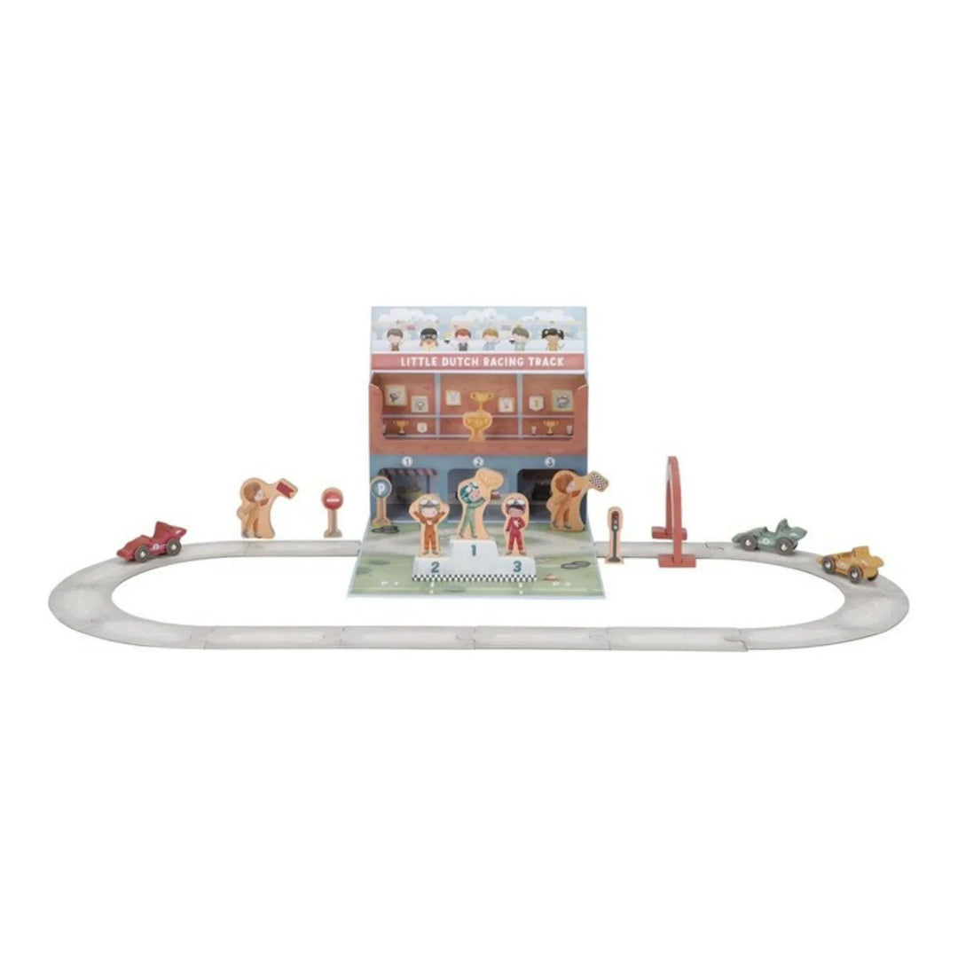 Circuit de course en bois Little Dutch avec voitures, panneaux et podium, idéal pour le jeu imaginatif.