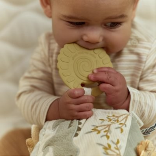 Safari Friends sensory cube with textures for baby