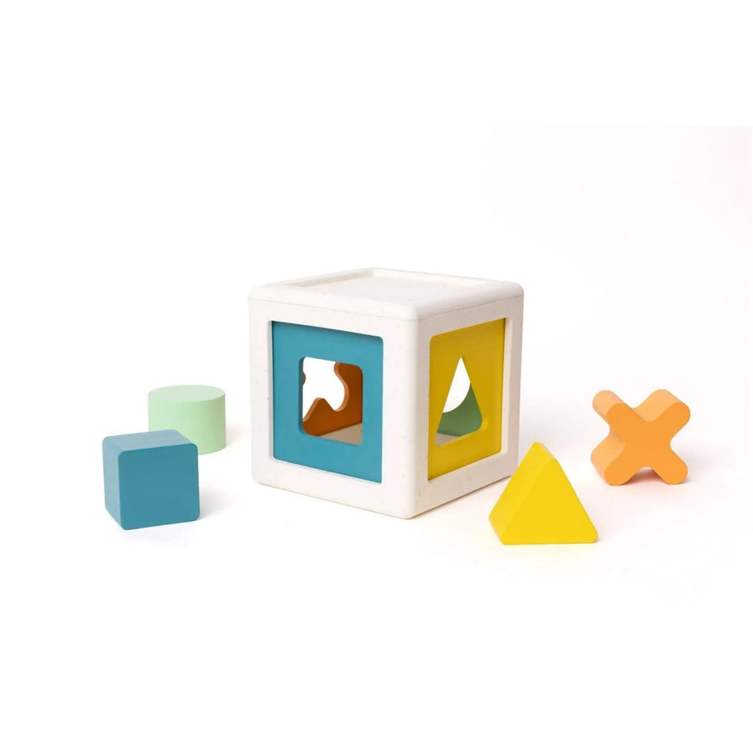 cubo encajable con formas geometricas y piezas de colores para desarrollo infantil