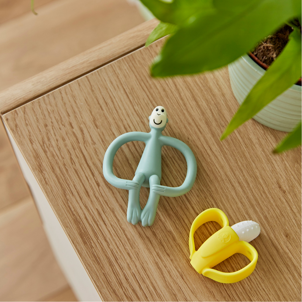 Mordedores de silicona Matchstick Monkey, diseño divertido de mono verde y plátano amarillo para dentición