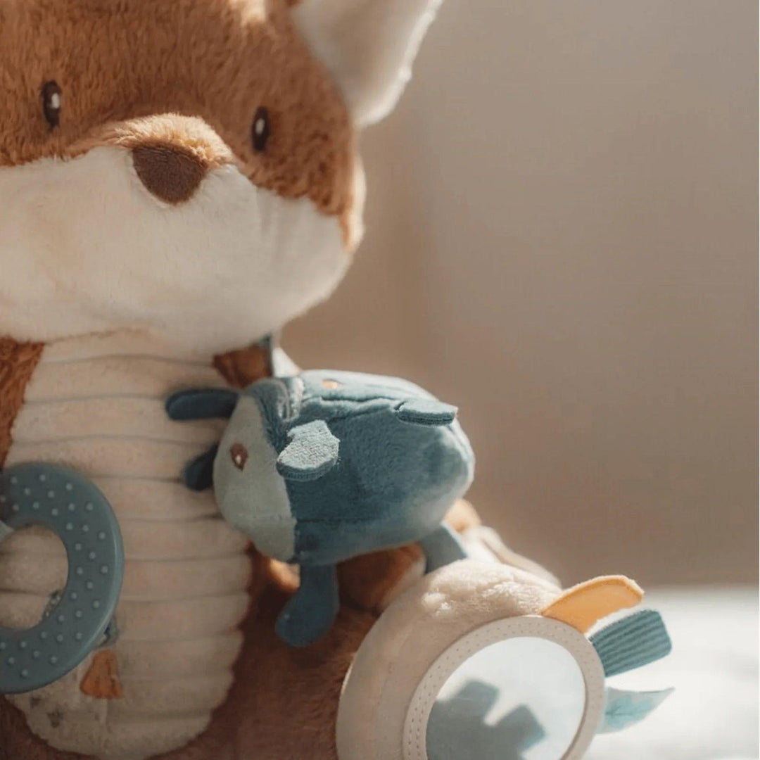 Volpe di peluche interattiva per neonati, ideale per la stimolazione sensoriale e motoria
