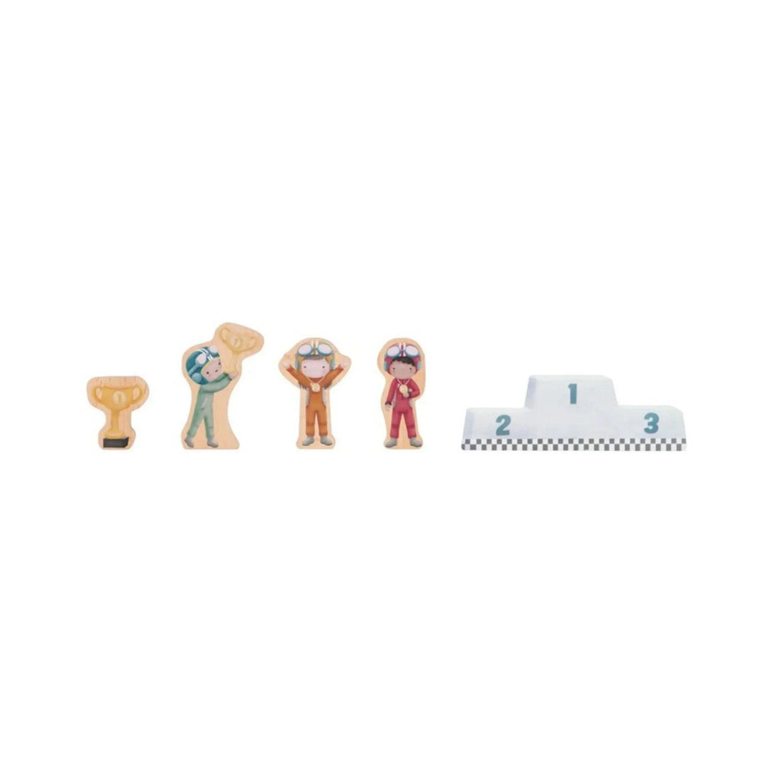 Figurines de pilotes avec trophées et podium en bois Little Dutch pour le circuit de course.