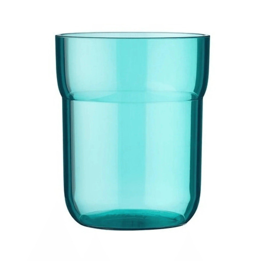 Bicchiere di plastica turchese dal design moderno e traslucido