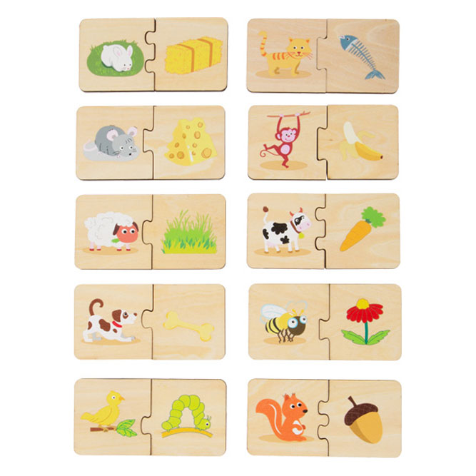 puzzle de madera, debes asignar a todos los animales lo que comen. Fichas en fondo de madera color natural con dibujos en colores de animales y sus alimentos.