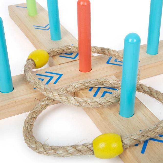Gioco del lancio degli anelli per il giardino