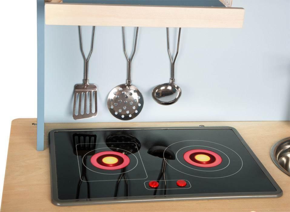 La cocinilla infantil viene equipada
