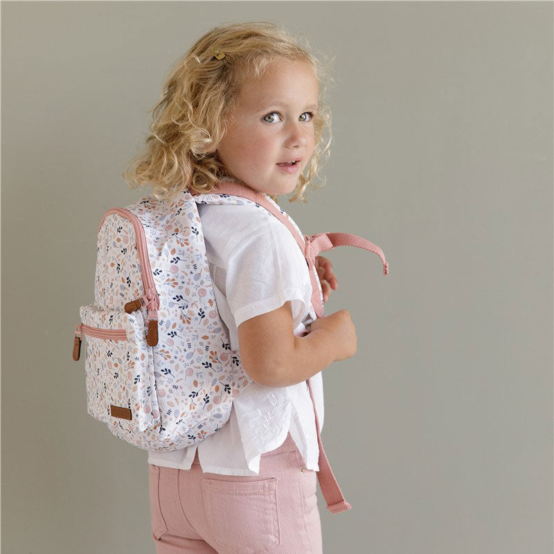 Esta mochila tiene la media perfecta para los niños