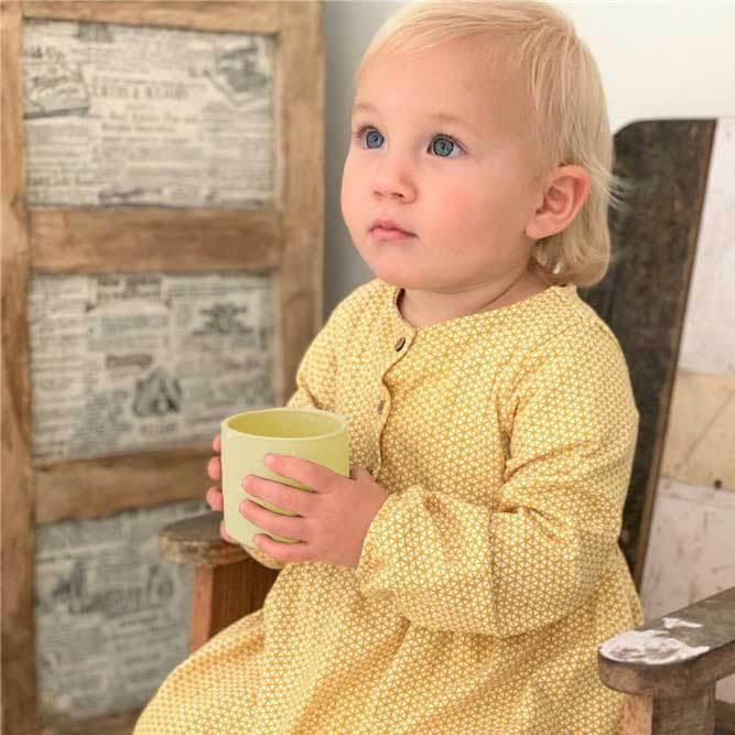 Vaso de suave silicona, alternativa saludable al plástico. Vaso para bebe