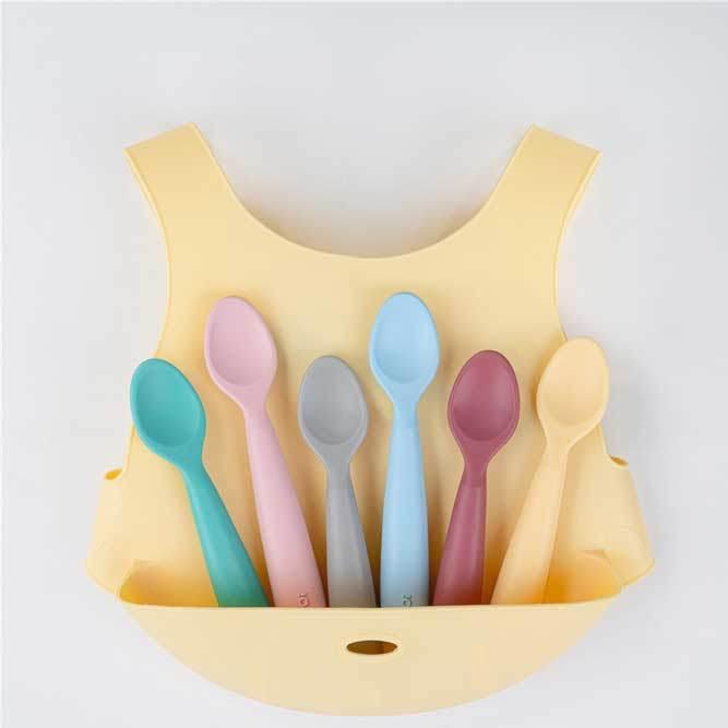 Cuchara bebe. Cuchara hecha 100% de silicona alimentaria en una sola pieza.
