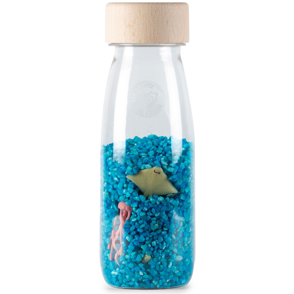 Botella sensorial con animales marinos