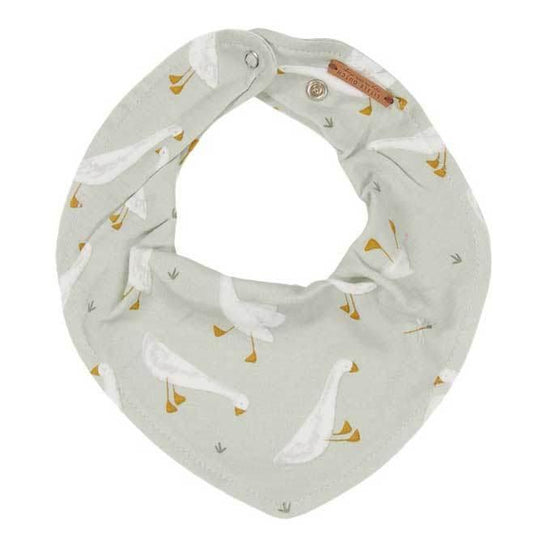 This bandana bib absorbs moisture while eating. It can also be used as a stylish scarf. It's lined and has two snap buttons for easy adjustment. Featuring a pastel duck design.