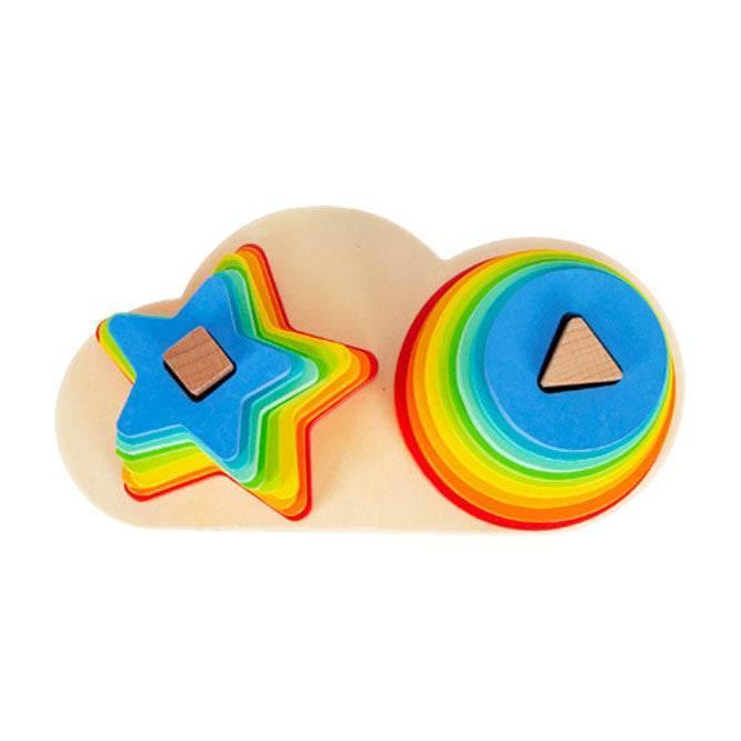 Gioco educativo in legno con base a forma di nuvola e pezzi impilabili colorati a forma di stella e cerchio.