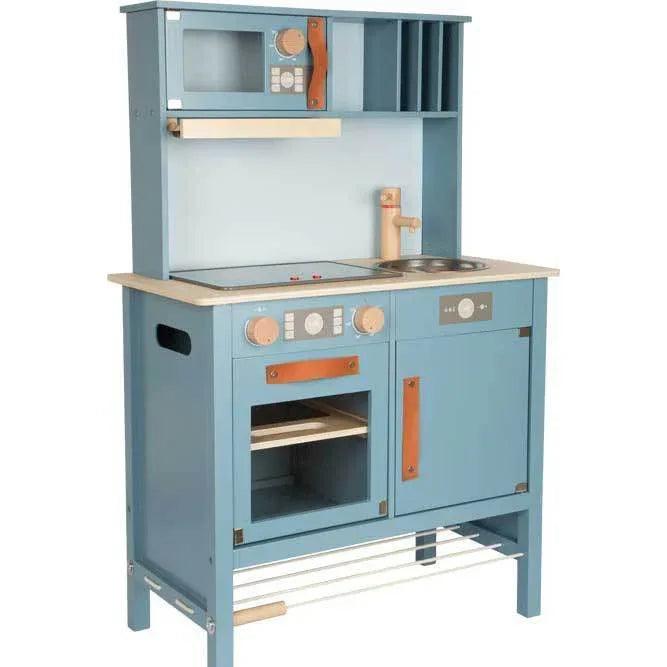 Cocinita infantil en tonos azules