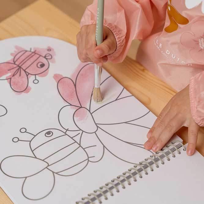Libro infantil para colorear con acuarela de Little Dutch